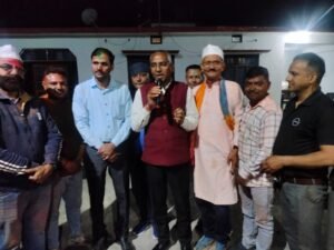 रंगों में घुला संवाद, रिश्तों में दिखा विश्वास — पत्रकारों की होली में विधायक डॉ मोहन सिंह बिष्ट ने बिखेरा अपनत्व का गुलाल!