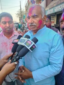तराई के शेर गदरपुर विधायक अरविंद पांडे ने घोला लालकुआं की होली में सौहार्द का रंग, पत्रकारों ने किया भव्य स्वागत!