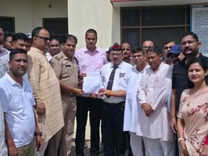मशाल जुलूस को लेकर गरमाया माहौल,बिना अनुमति जुलूस निकालने, महिलाओं से अभद्रता और मुख्य मार्ग जाम करने के आरोपों के बीच कार्रवाई की मांग को लेकर कोतवाली पहुंची शिकायत!